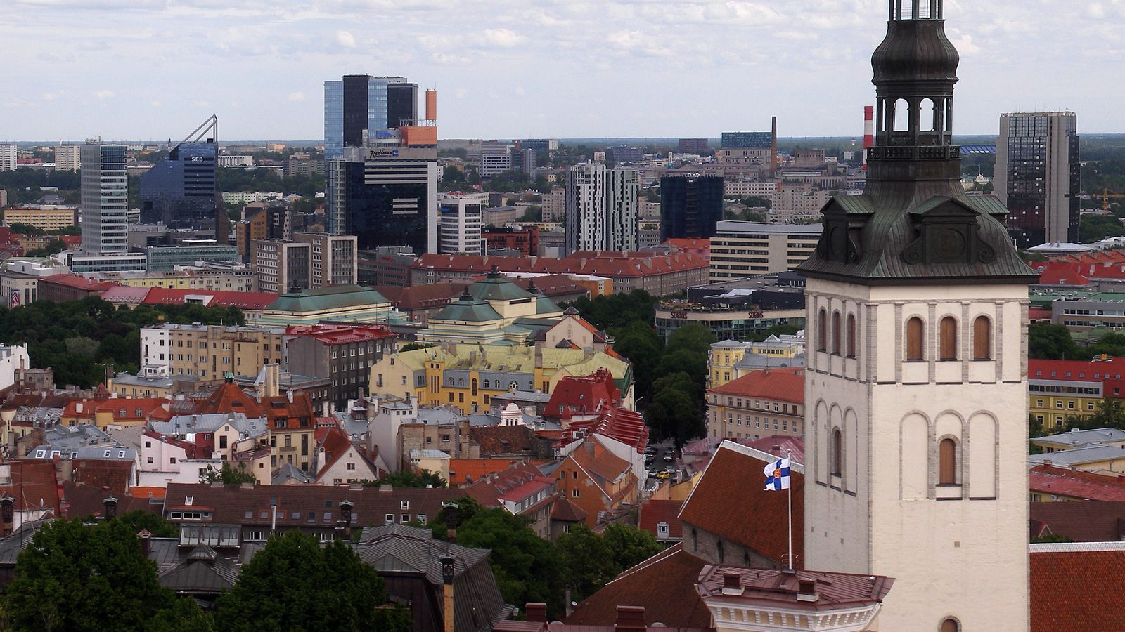 Vaade Tallinnale: Niguliste kirik ja kesklinn
