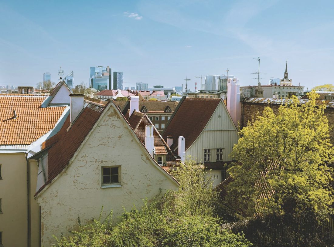 Vaade Tallinna vanalinna katustele ja ärikvartalile